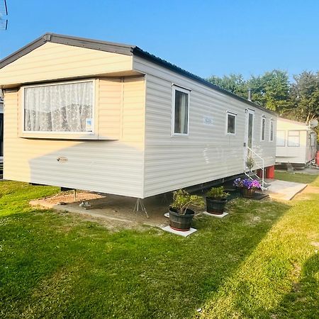 Lola'S Caravan. Your Home Away From Home. Parkeston Exterior photo