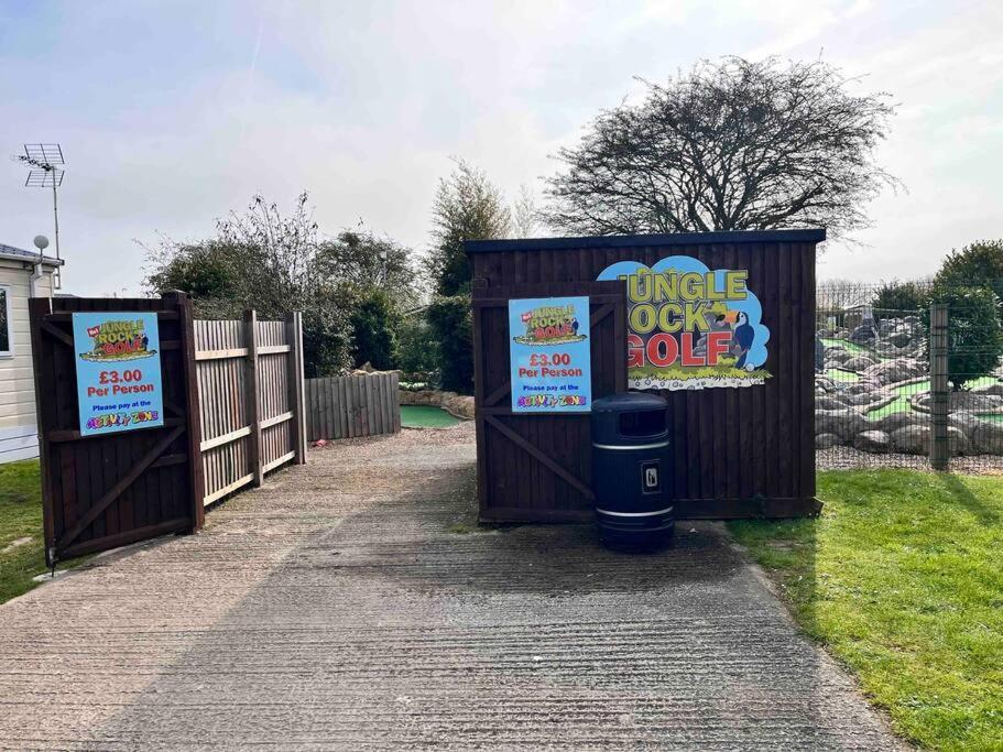 Lola'S Caravan. Your Home Away From Home. Parkeston Exterior photo