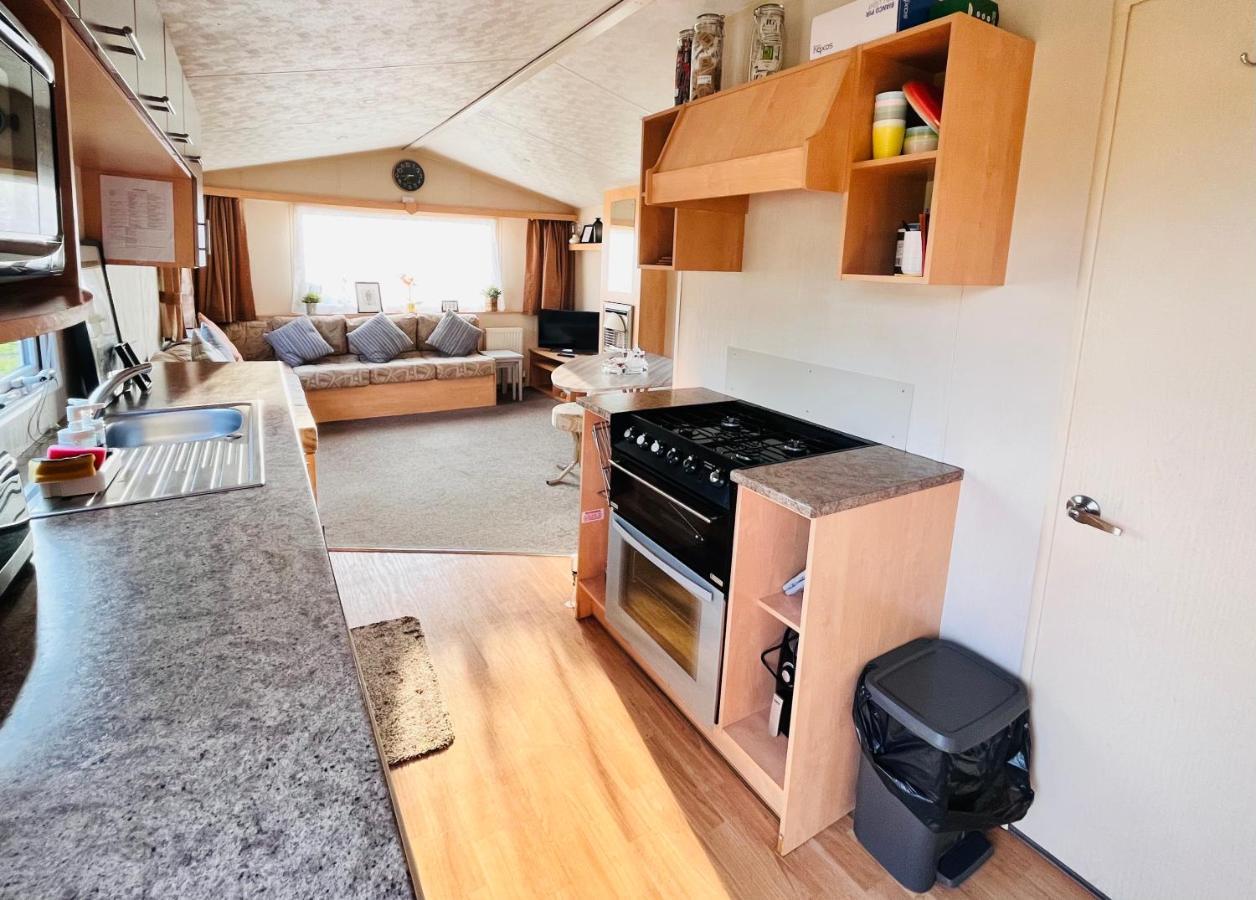Lola'S Caravan. Your Home Away From Home. Parkeston Exterior photo